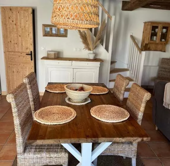 تختخواب و صبحانه La Naomath Maison D Hôtes, Hébergement Insolite & Gîte