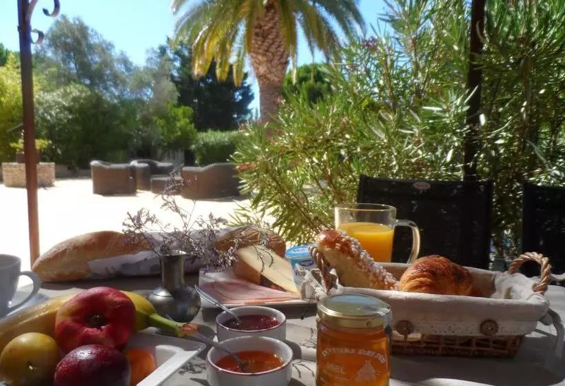 Bed and Breakfast Mas Lou Souleil