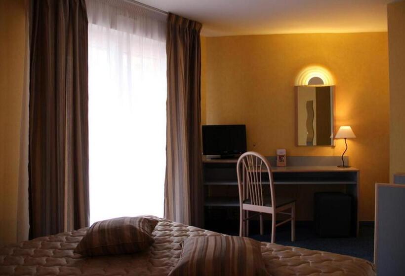 ホテル Au Relais De L Oust