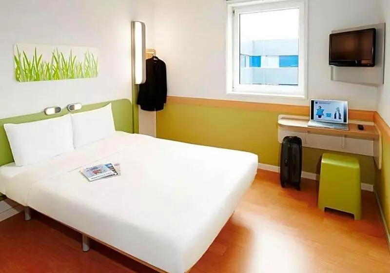 ホテル Ibis Budget Givet
