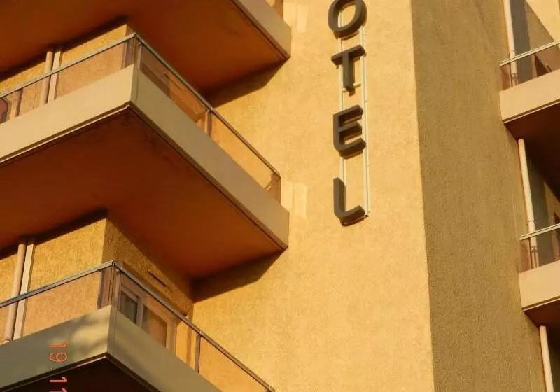 Hôtel Ibis Budget Menton Bord De Mer - Menton