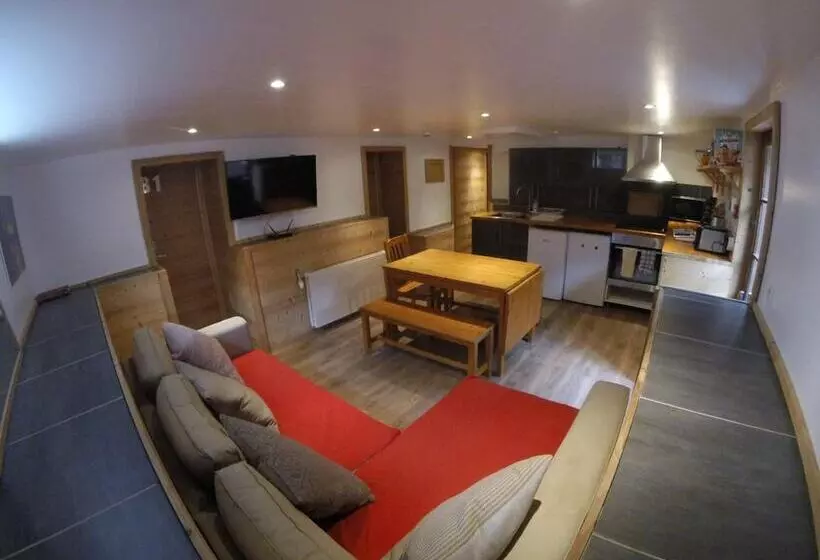هاستل Chamonix Lodge