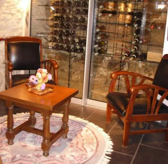 Aamiaismajoitus (B&B) Chambres D Hotes Les Chiens Verts, Jardin, Terrasse, Parking Privé