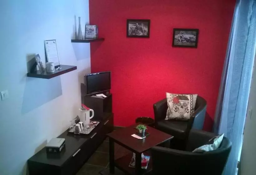 Aamiaismajoitus (B&B) Chambres D Hotes Les Chiens Verts, Jardin, Terrasse, Parking Privé