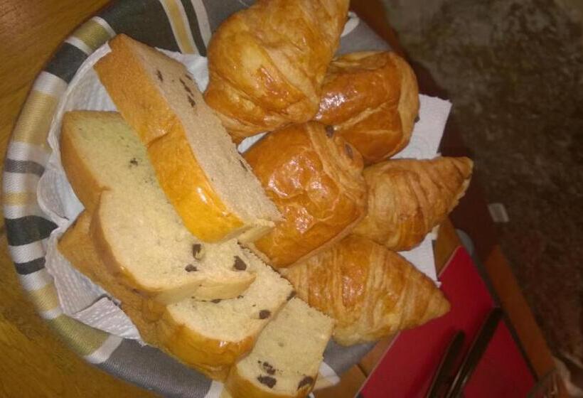 ベッドアンドブレックファースト Chambres D Hotes Les Chiens Verts, Jardin, Terrasse, Parking Privé