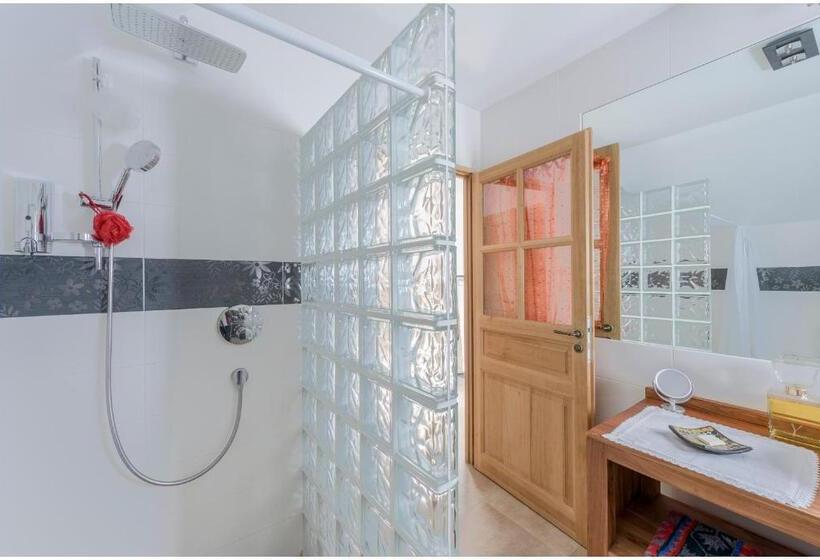 צימר Château Serigues