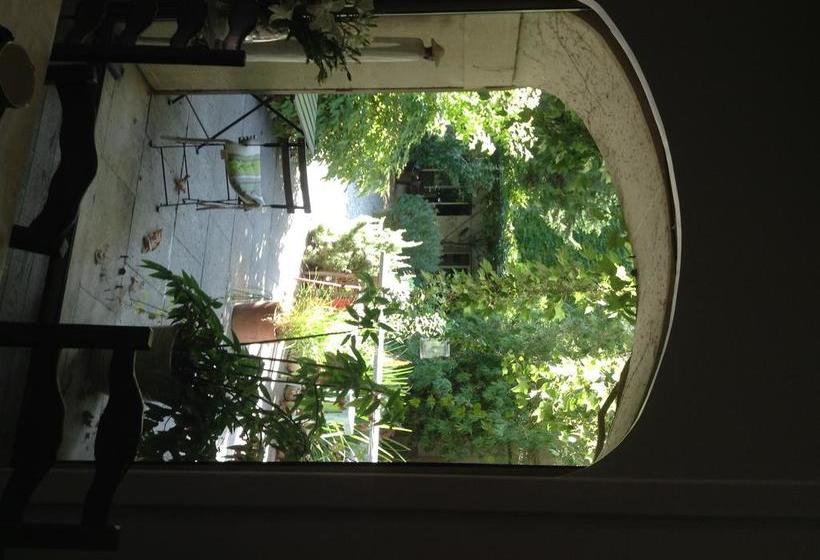 Bed and Breakfast La Demeure