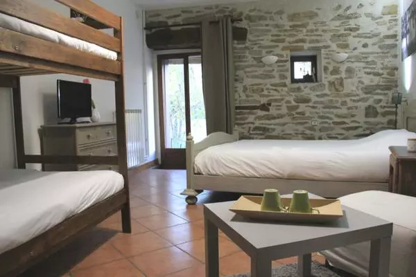 Aamiaismajoitus (B&B) Auberge De Vazerat