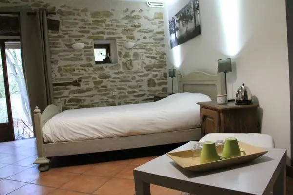 Aamiaismajoitus (B&B) Auberge De Vazerat