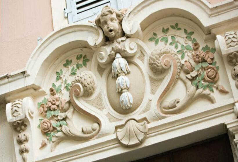 住宿加早餐  La Maison Du Frene