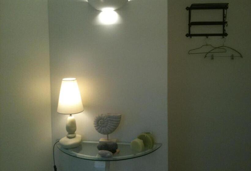 تختخواب و صبحانه La Villa Antalya