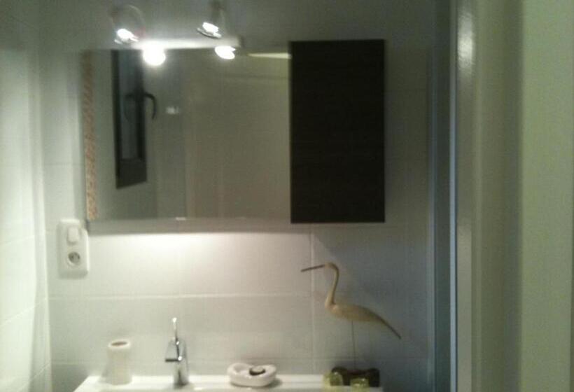 تختخواب و صبحانه La Villa Antalya