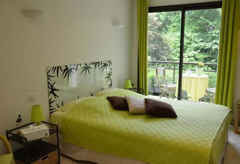 تختخواب و صبحانه La Villa Antalya