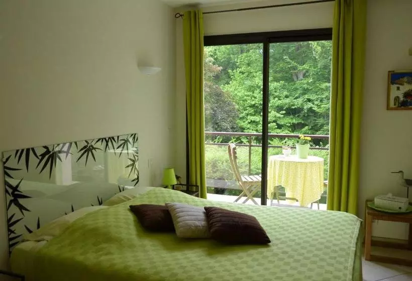 تختخواب و صبحانه La Villa Antalya