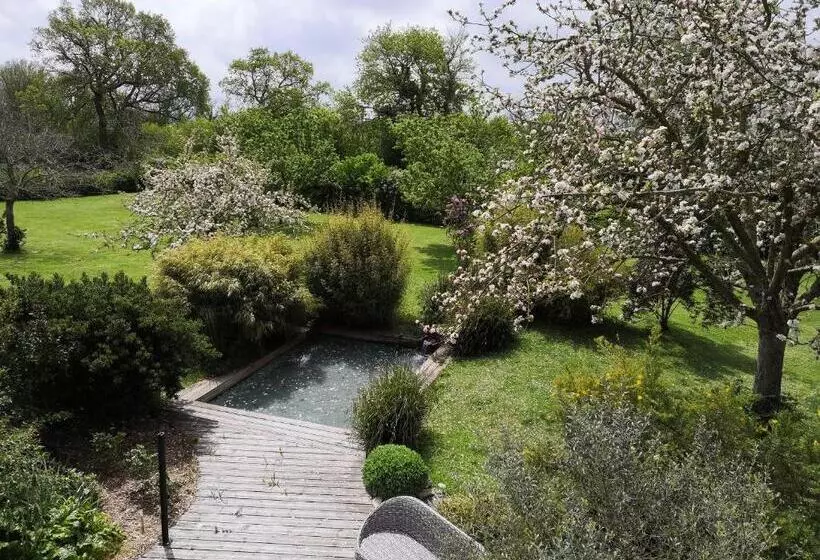 Aamiaismajoitus (B&B) Le Clos Des Pommiers