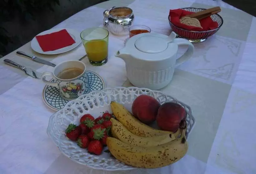 تختخواب و صبحانه Le Fassardy