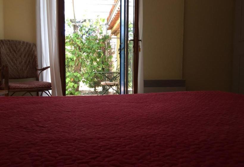 مبيت وإفطار Le Mas Du Rouquan