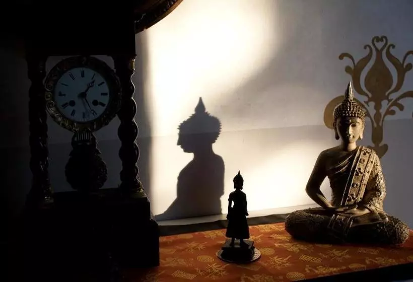 ベッドアンドブレックファースト Le Petit Chateau   Tiffauges Proche Puy Dufou