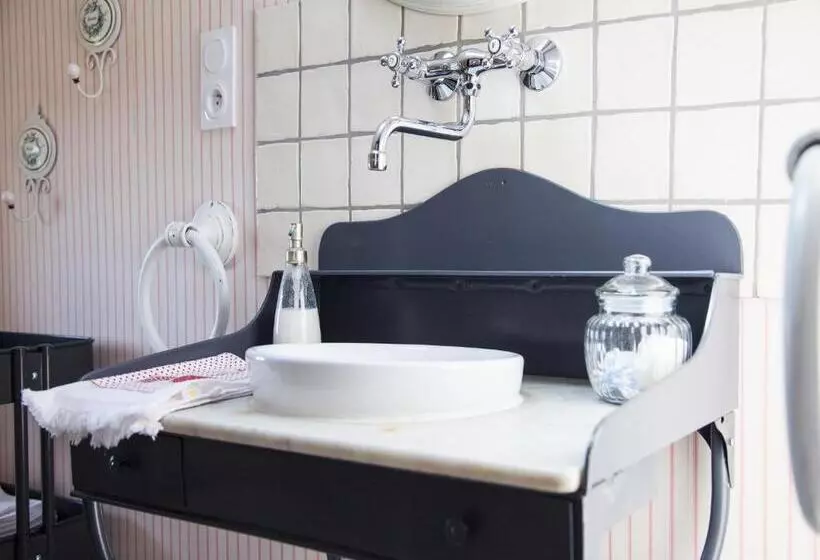 ベッドアンドブレックファースト Les Chambres De La Forge Des Collines