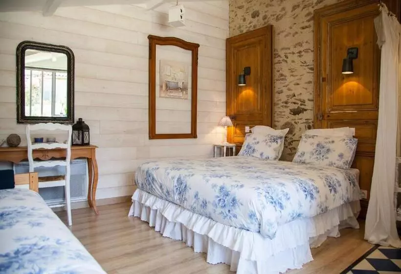 ベッドアンドブレックファースト Les Chambres De La Forge Des Collines