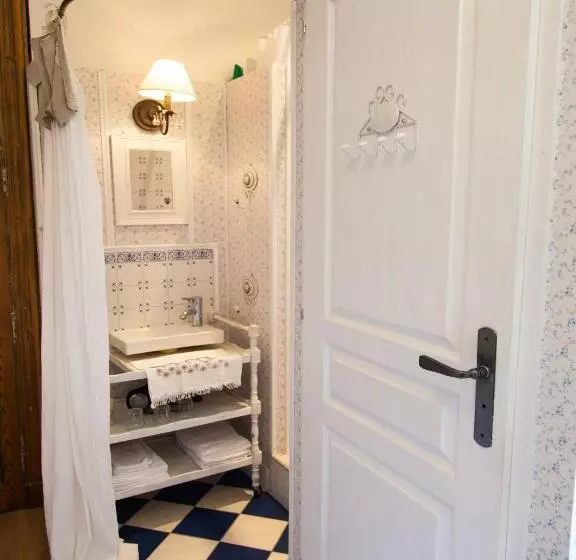 ベッドアンドブレックファースト Les Chambres De La Forge Des Collines