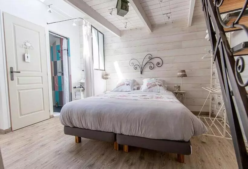 ベッドアンドブレックファースト Les Chambres De La Forge Des Collines