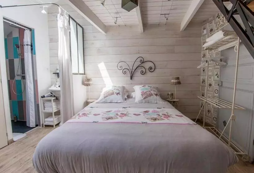 ベッドアンドブレックファースト Les Chambres De La Forge Des Collines