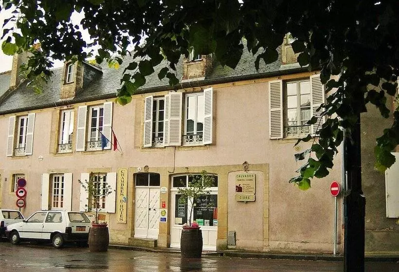 تختخواب و صبحانه Logis Les Remparts
