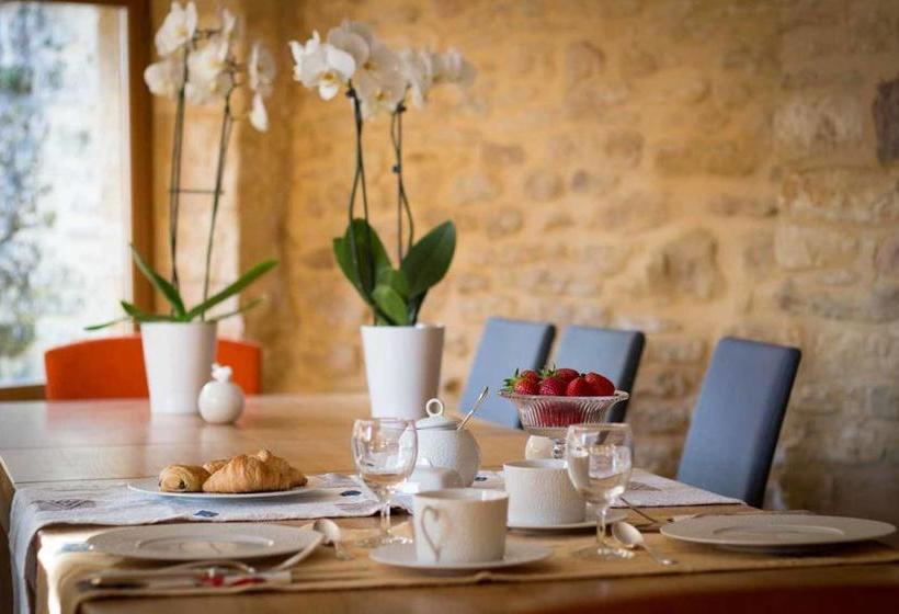 Aux Bories De Marquay, Chambres D Hôtes B&b Avec Piscine Et Spa Près De Sarlat