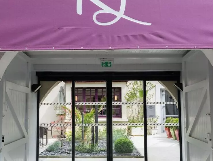 هتل Hôtel Relais Du Loir