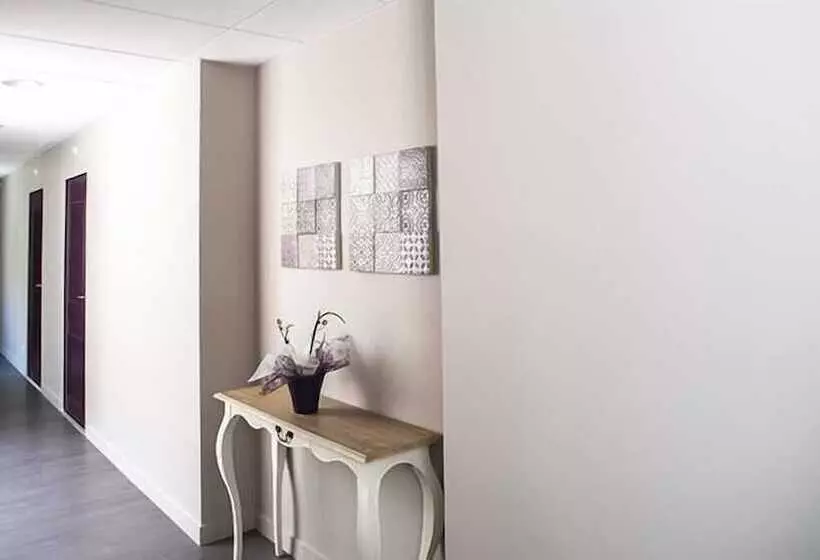 هتل Hôtel Relais Du Loir