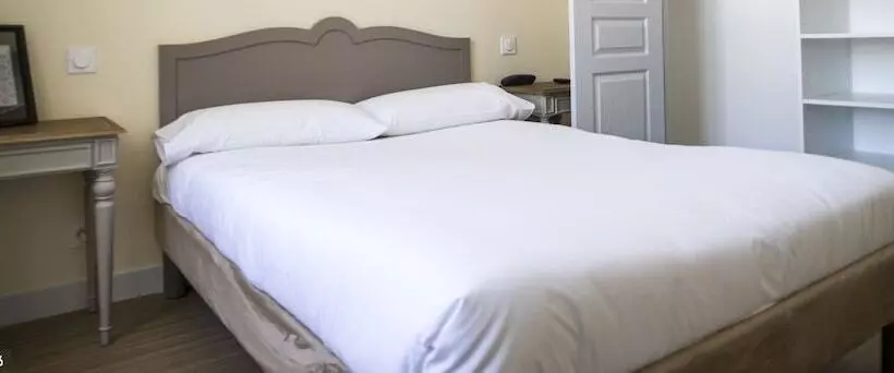 هتل Hôtel Relais Du Loir