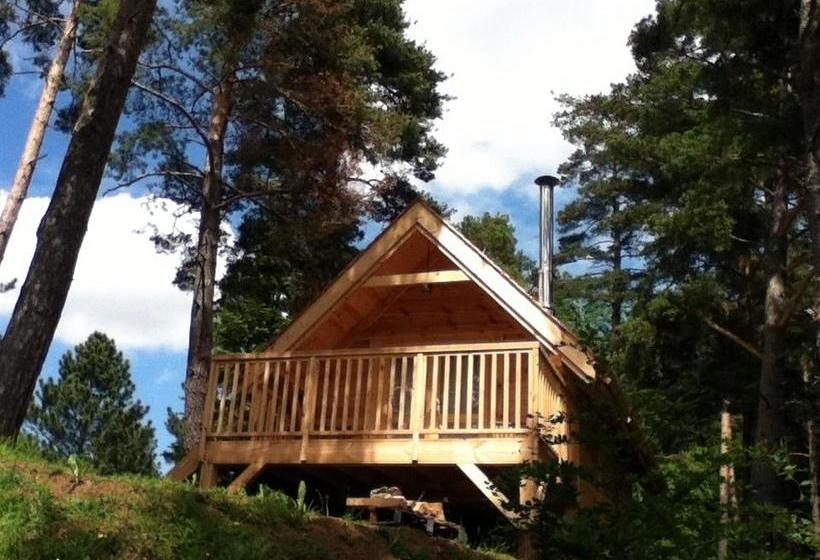 منتجع Cabane Lodge Domaine Du Lac Chambon