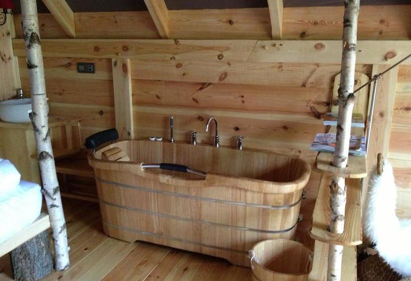 منتجع Cabane Lodge Domaine Du Lac Chambon