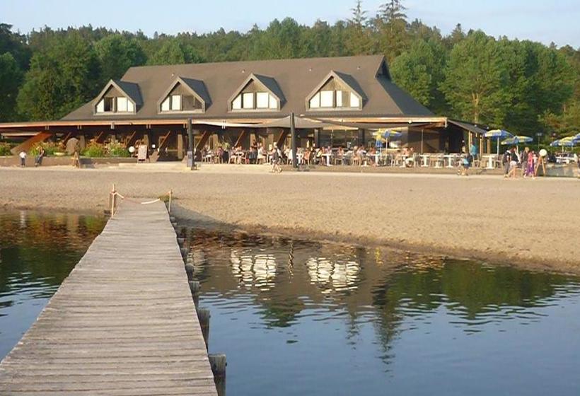 منتجع Cabane Lodge Domaine Du Lac Chambon