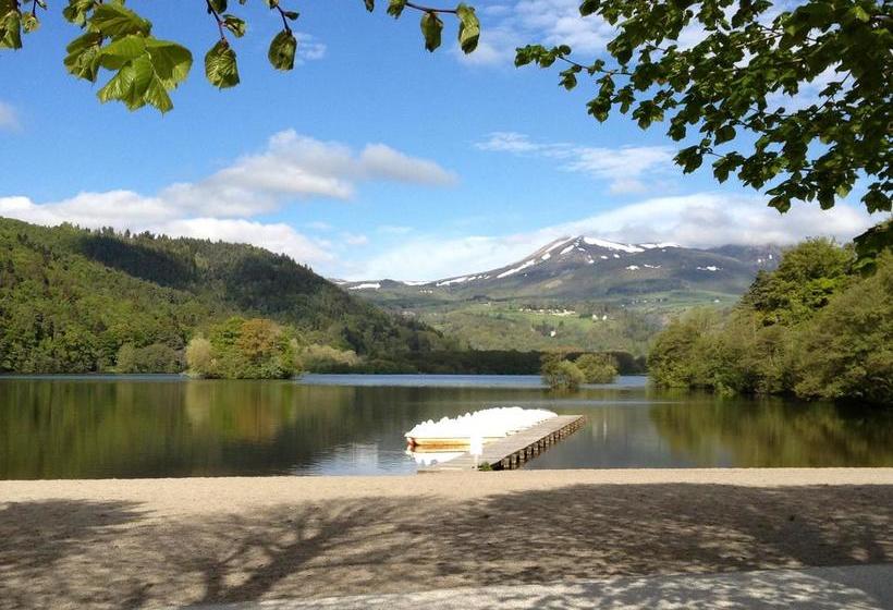 منتجع Cabane Lodge Domaine Du Lac Chambon