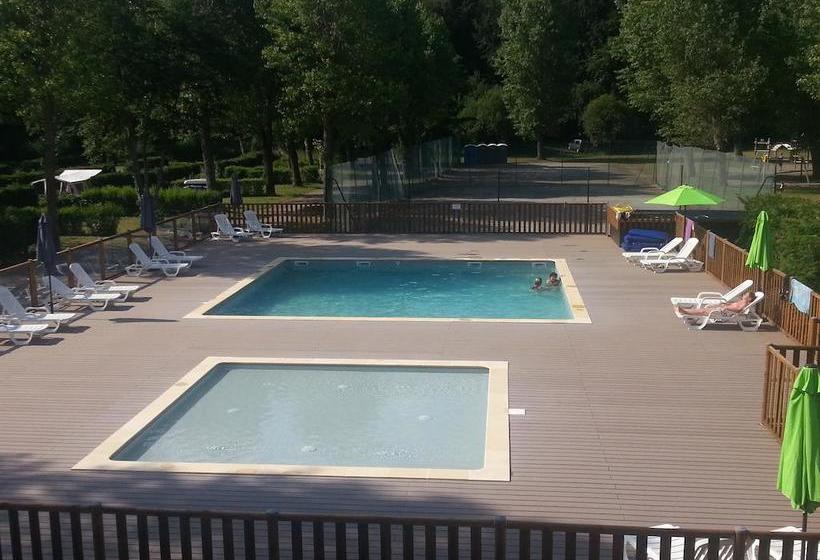 منتجع Cabane Lodge Domaine Du Lac Chambon