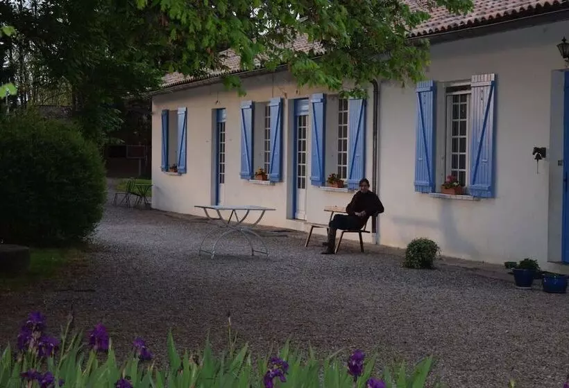 Aamiaismajoitus (B&B) Chambres D Hôtes La Maison Blanche