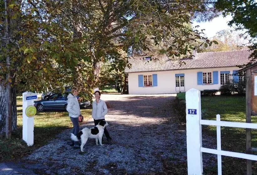 Aamiaismajoitus (B&B) Chambres D Hôtes La Maison Blanche