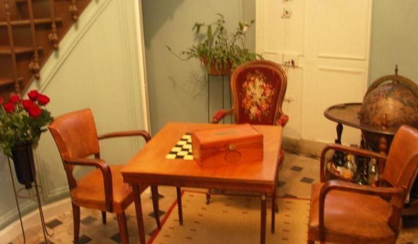 تختخواب و صبحانه Château Des Requêtes