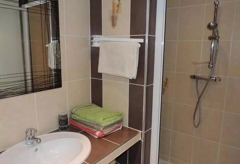 ベッドアンドブレックファースト Chambres D'hotes La Maison Neuve