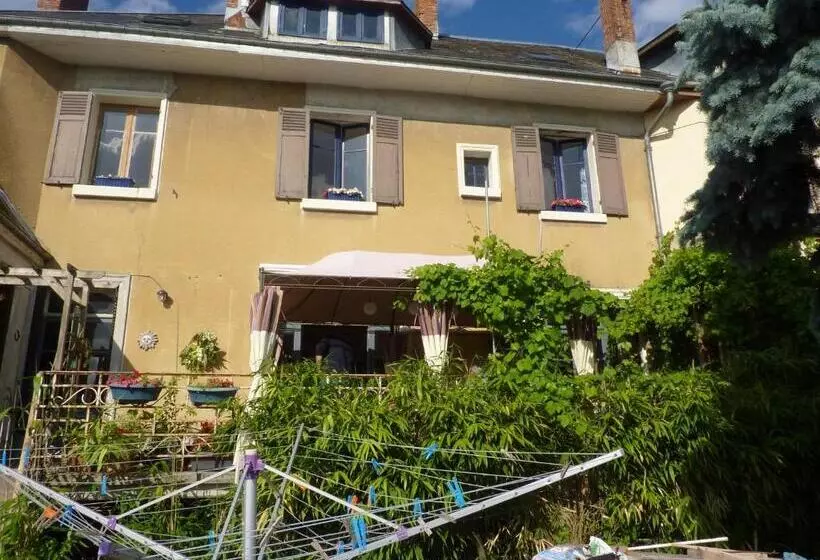 تختخواب و صبحانه Chambres D'hôtes Notre Paradis