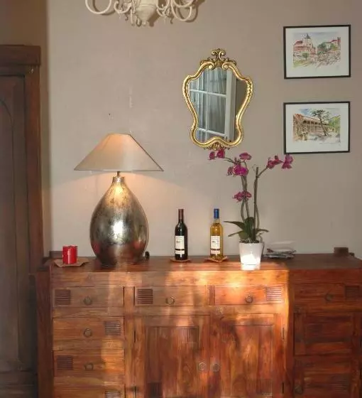 Aamiaismajoitus (B&B) Domaine De La Queyssie