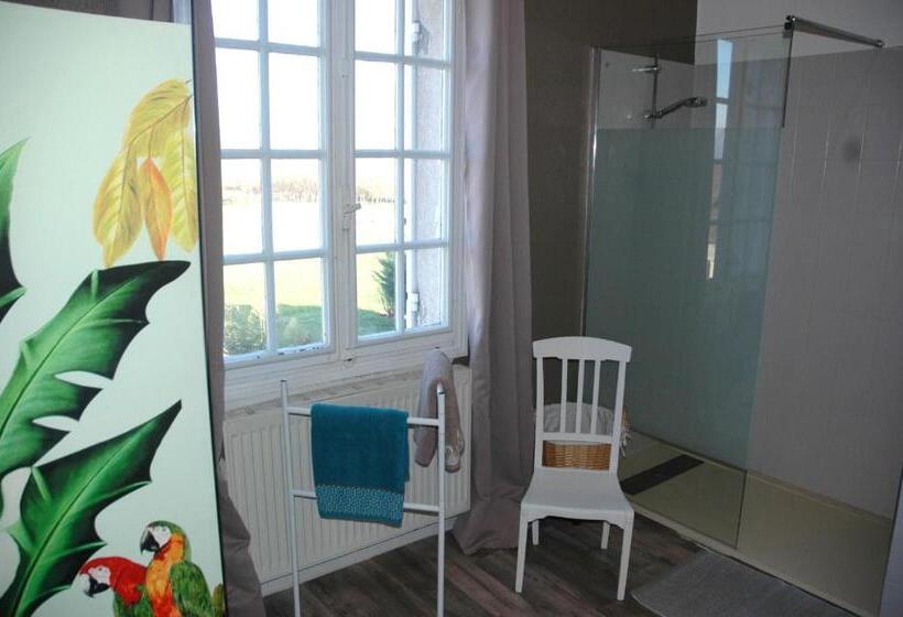 צימר Domaine De La Queyssie