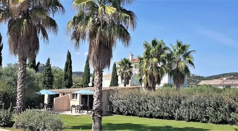 ベッドアンドブレックファースト Domaine De L'aufrene