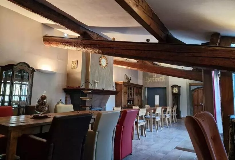 Aamiaismajoitus (B&B) Domaine La Sauzette