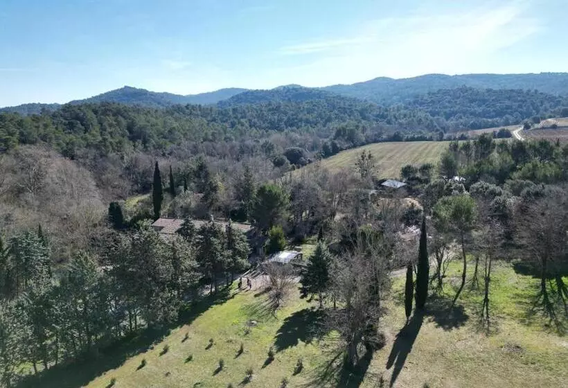Aamiaismajoitus (B&B) Domaine La Sauzette