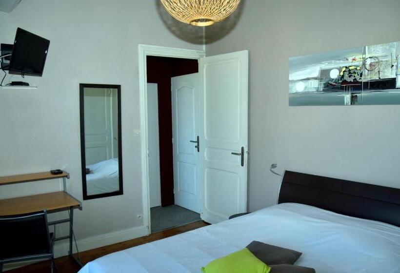 تختخواب و صبحانه L Escale Malouine