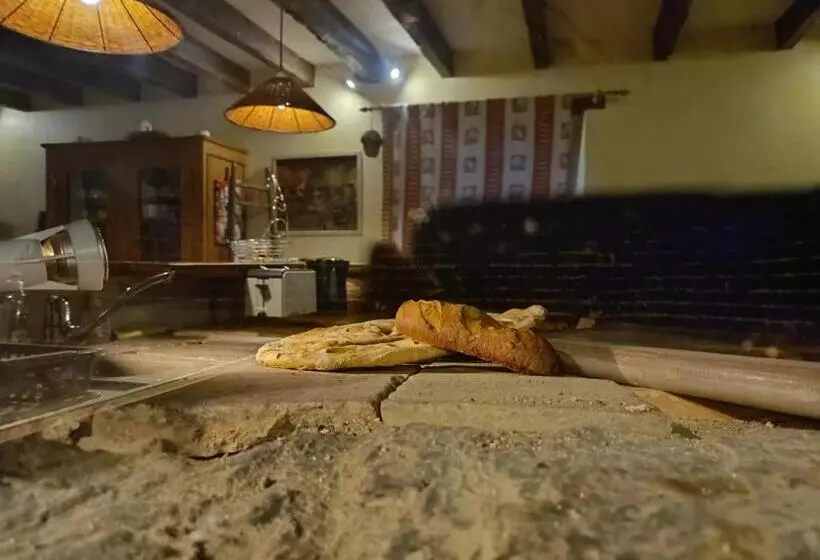 Aamiaismajoitus (B&B) La Closerie De La Hérissière