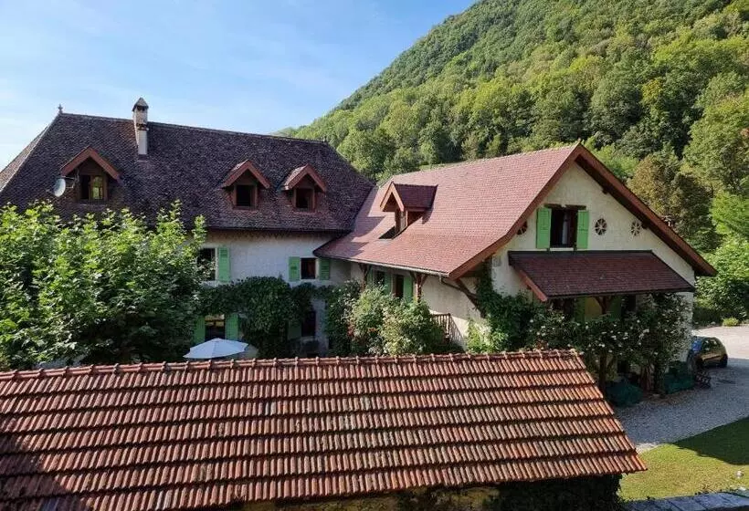 Aamiaismajoitus (B&B) La Vallombreuse